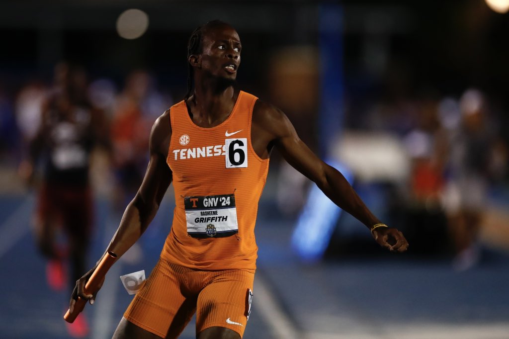 Vols finish strong in the 4x400m relay with a season-best and the 2nd-fastest time in school history! ⏱️ — 3:02.64 (6th)