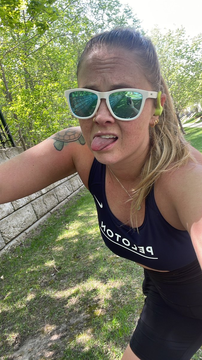 20 miler done.
Very logical piece of me says I am not good to run Fargo next month with injuries cutting training time and my pending MRI results.
But I’m also stubborn and petty and I didn’t do this shit run for nothing so…🤷🏼‍♀️