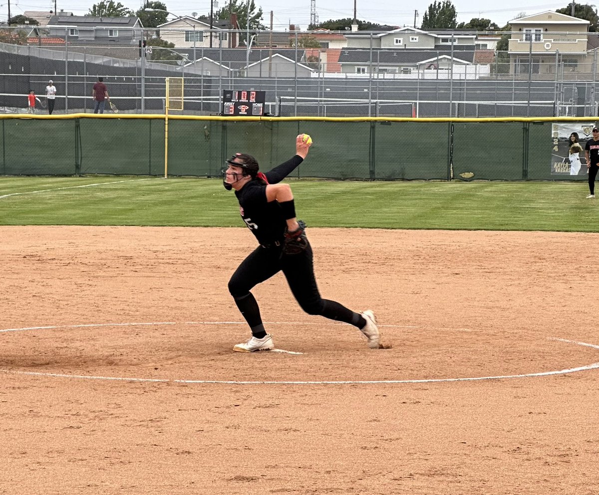 Going to the ship! 🚢 
Love my team! 🖤❤️🦅
Blessed for this opportunity! 
@_EHSsoftball @EHSAthletics @EHigh_Athletics @CA_Howard @UTEPSoftball 
@tp_softball @210PrepSports @ivdailybulletin 
@MaxPreps @CIFSS