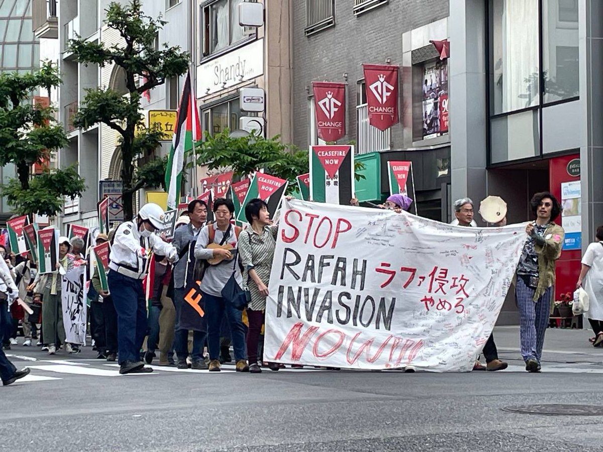 📍Hiroshima In an act of anti-imperial solidarity heard round the world, students and workers in Hiroshima marched in opposition to the zionist invasion of Rafah today.