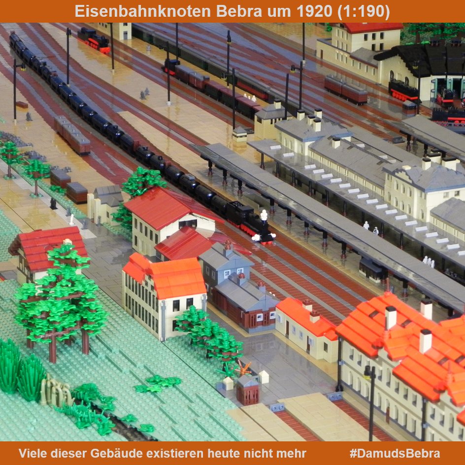 MartyRenger's tweet photo. Bahnhof Bebra aus Richtung Südwest.
Hier sieht man den großen Vorteil des kleinen Maßstabs.
Ich bekomme einfach viel mehr Zeugs auf das Modell.
72000 Teile ist aber auch eine Hausnummer.
Selten werden so viele Steine in 2-wide verwendet
Alles zum Projekt unter #DamudsBebra
#Bebra https://t.co/NySEUCBnMQ