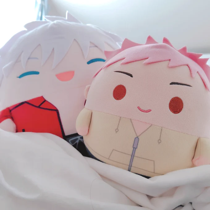 おはよー!せんぱいに、海行こーぜって誘ってもらったから、今日出かけてくるな!5泊まってくることになるかもしんねーし、夕飯いらねーからえっ、泊まり?5盛り上がったらそういうこともあるかもしんねーだろあー!泳いで本州脱出チャレンジとかね!5……まあ、そうだな… 