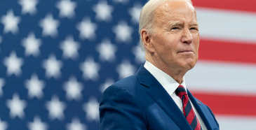 A federal judge in Texas temporarily halted a plan by the Biden administration to lower late fees on credit cards to $8 that was slated to go into effect next week. Read the full story: tinyurl.com/8v9kzwvx