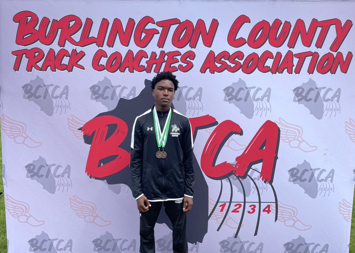 Congratulations to Zion Jackson for placing 6th in the 800m and being the lead leg on the 4th place, school record 4x800 team!