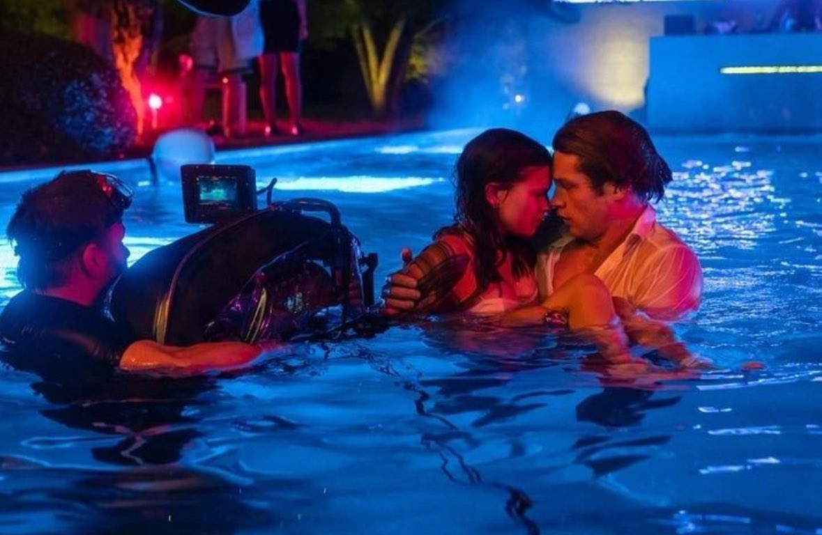 This behind the scene gives me all the feels #MaxtonHall