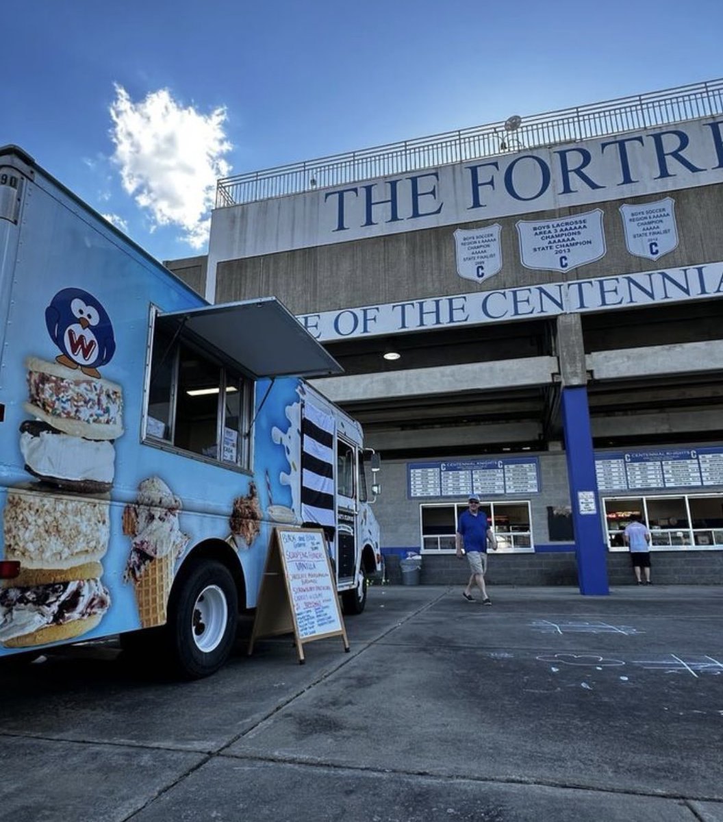 Thank you to our community partner <a href="/whitsofroswell/">Whit's of Roswell</a> for coming out to our Black vs Blue game last night! #unCommon24