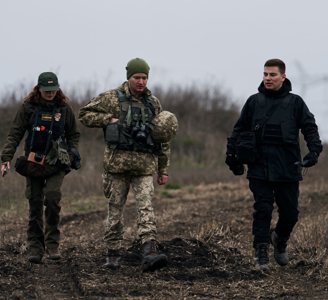 J’adore quand on me dit que je suis insultant alors que je considère, et je l’assume, que parler de « zone d’influence » de « peuples slaves », de « guerre nucléaire inévitable » en parlant de la guerre en Ukraine — c’est une aberration absolue. Nous n’en pouvons plus de ces