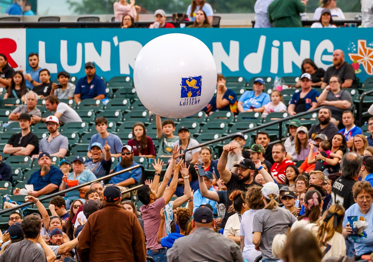 Hey fans- don't miss out on tonight's @TexasLottery Ball Drop promotion! One lucky fan will win a FREE prize pack and a lucky section will win FREE tickets! Find a member of our Space Squad promo crew at tonight's game for a chance to win big!