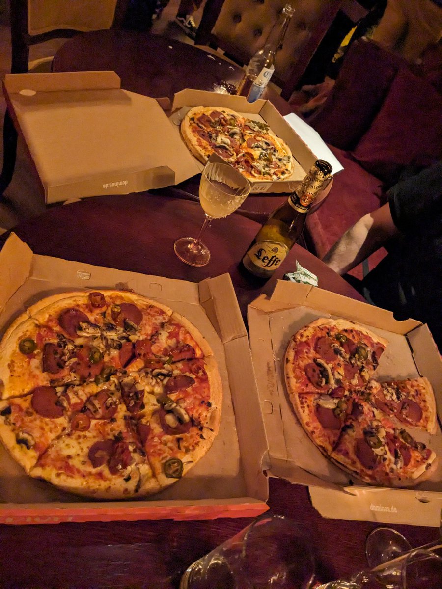 Closing party necessities.. Cocktails and pizzas!