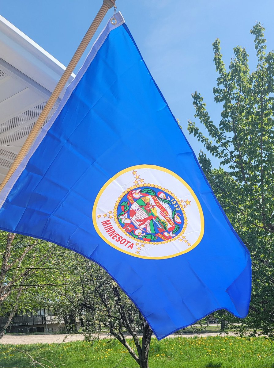 spudspooner's tweet photo. Old Blue is flying beautiful today! https://t.co/52DoPj3edI