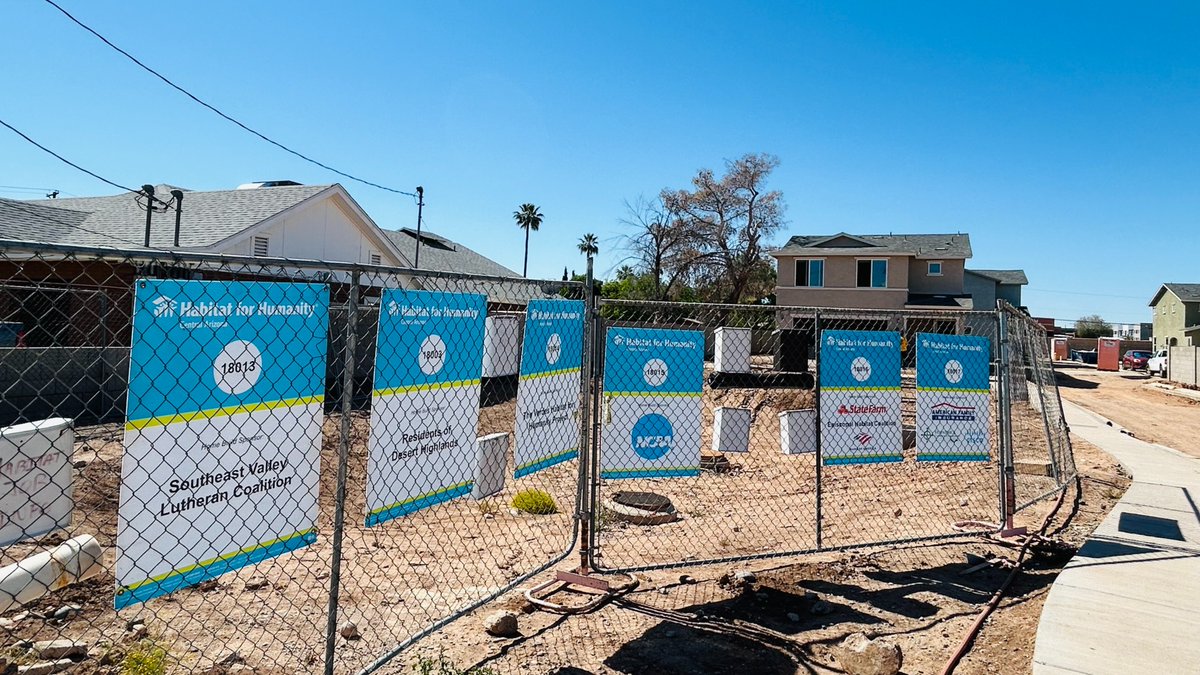 Honored to have attended this morning's @habitatcaz dedication of new, #affordablehousing in #Tempe! Thanks to all who have volunteered THOUSANDS of hours to construct these homes and thanks to @Tempegov for working with this incredible organization during this process.