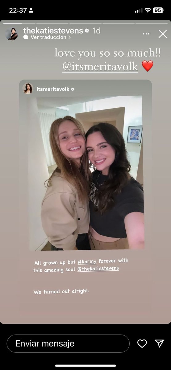 Lesbicanarias's tweet image. 🥹 crying in #Karmy 🥲 ¿Se acuerdan?