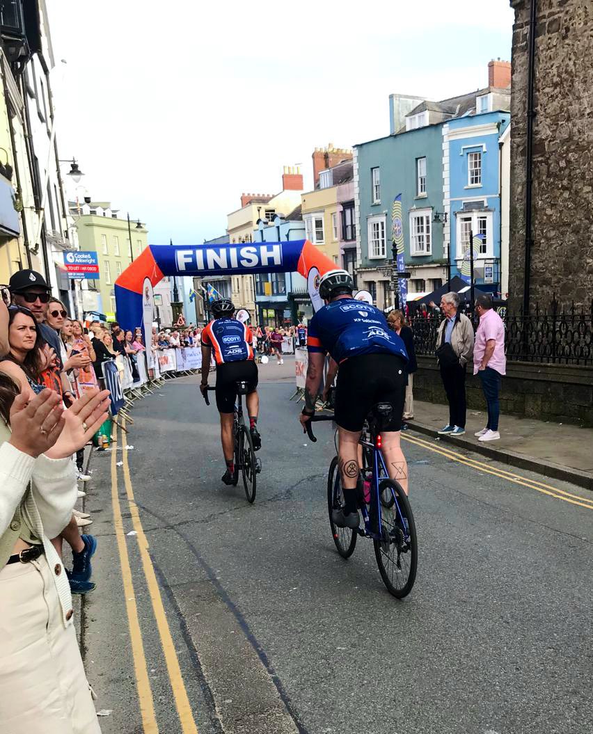 Da iawn i’r gŵr heddi yn neud #CarTen ❤️💪 Prowd iawn o ti <a href="/ynyrjames/">ynyr james</a> 🚴🏼‍♂️