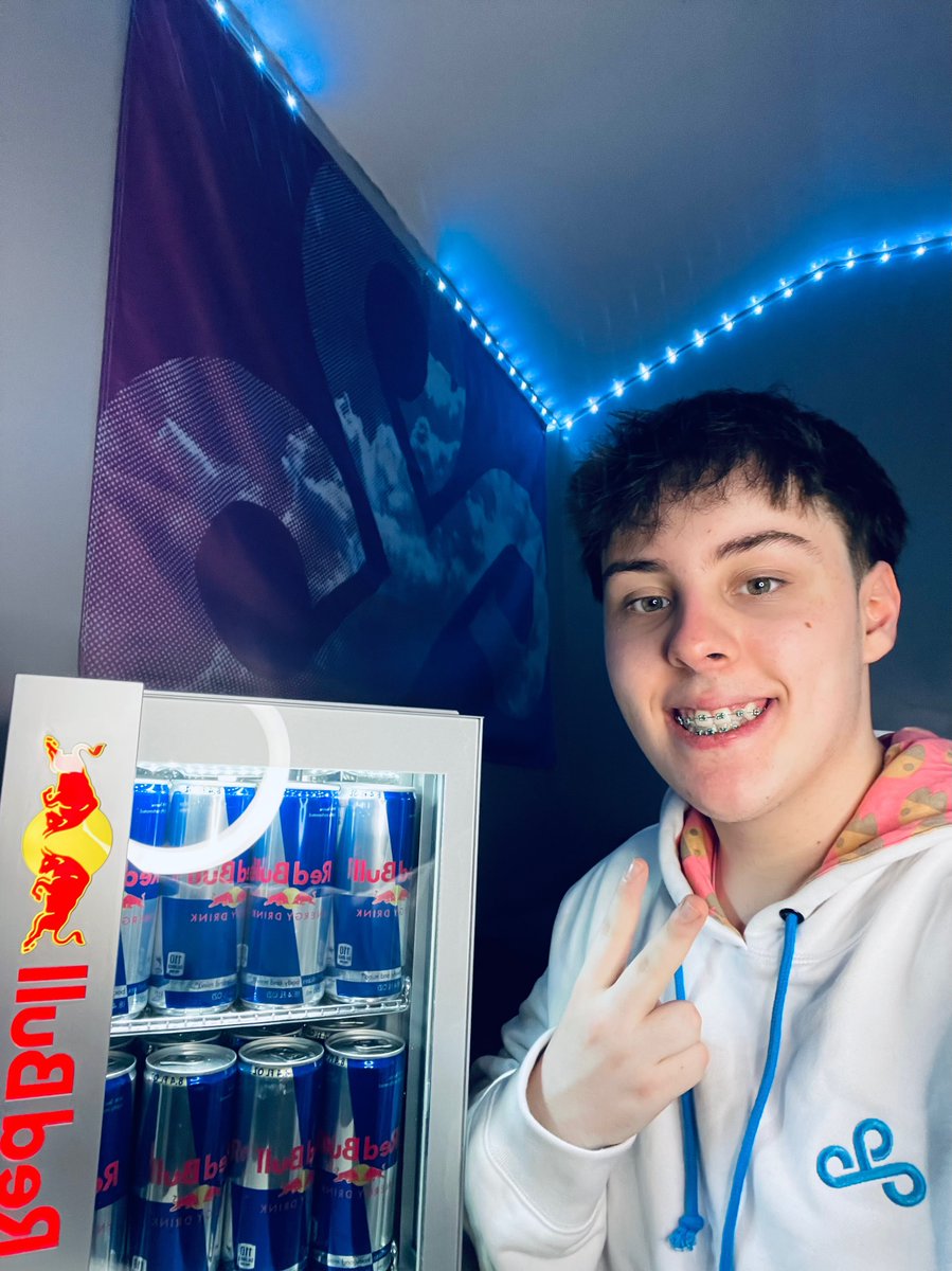 kzineel's tweet image. Appreciation post for the best org in the scene, blessed to be able to represent them! #C9WIN