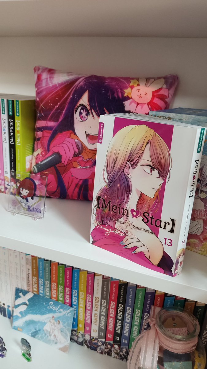 [Mein*Star] Band 13
Aqua gleitet immer weiter in den Abgrund und von Rubys Turn reden wir lieber gar nicht. 😂 Ich verstehe auf jeden Fall, warum das kritisch beäugt wird! Aber ich liebe die Spannung einfach. Und Kana ist immer noch best Girl! 💞
#mangayear24 Nr. 206