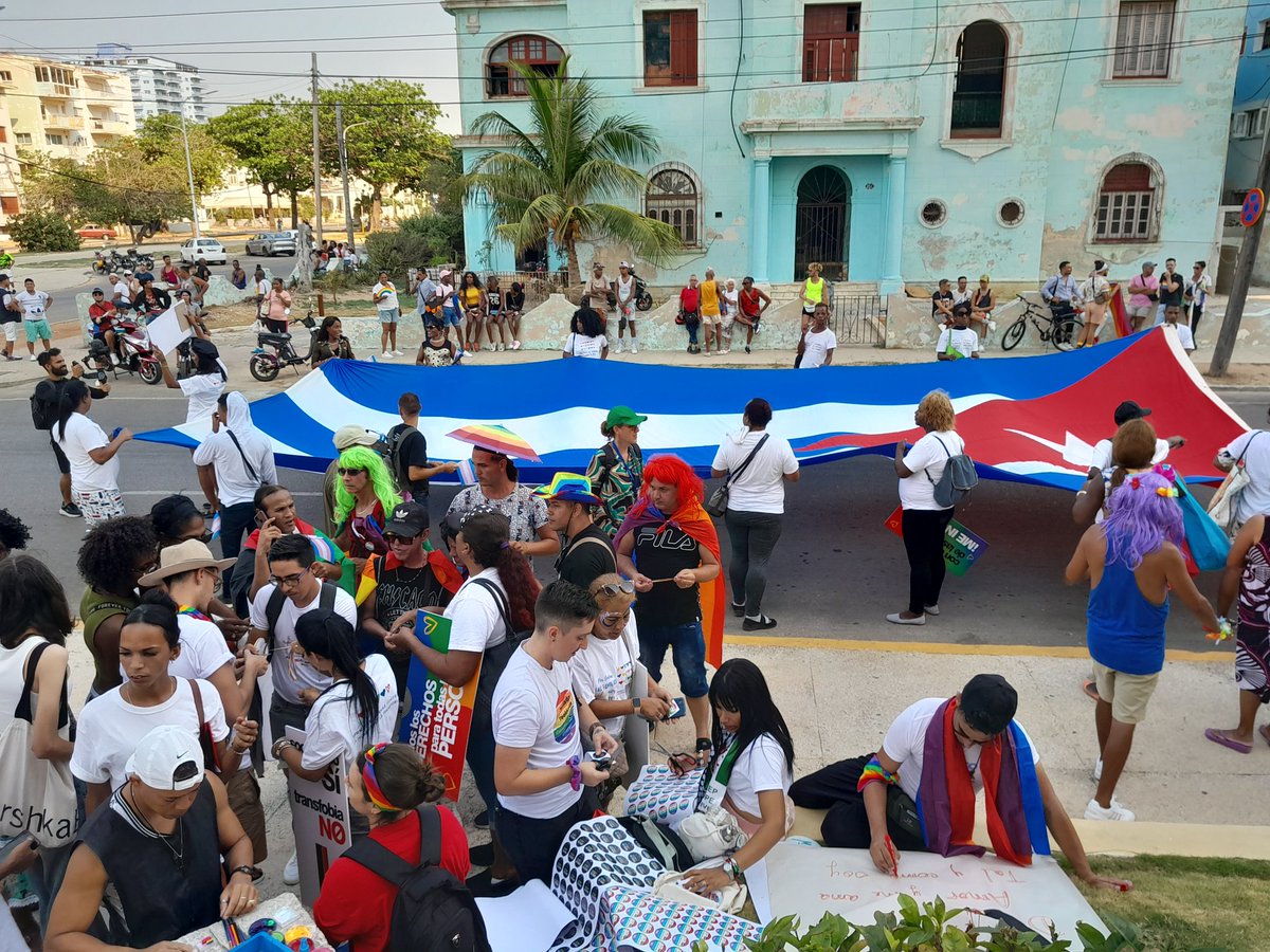 Todo listo para la marcha cubana contra la homofobia y la transfobia. La UJC, con sus jóvenes, siempre al lado de las causas justas. #ElAmorEsLey