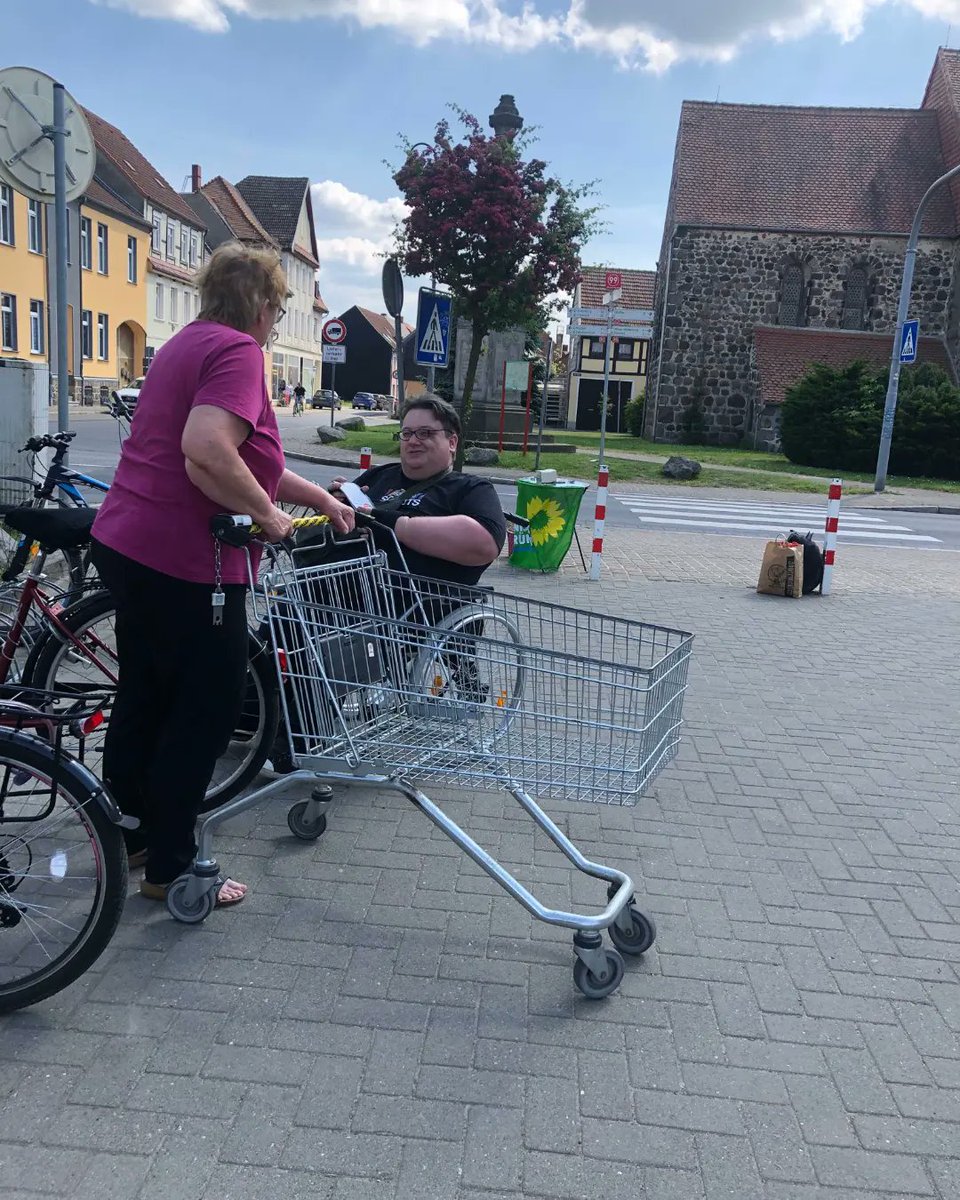 Fotos von unserem gestrigen #Wahlstand in Bismark 
Für uns zählen #Stadt und #ländlicherRaum gleichermaßen.
Für uns zählen die Belange aller Bürger. 
Darum sind wir vorsichtig.
Aber wir lassen uns nicht einschüchtern.
Für den Erhalt unserer Demokratie zeigen wir weiterhin präsenz