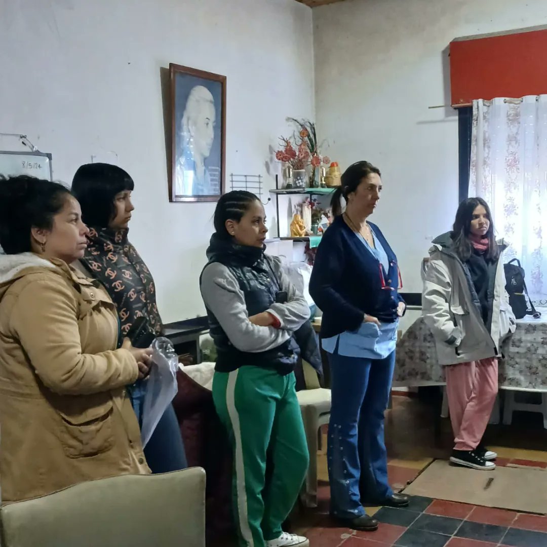 JuventudZSur's tweet photo. 🏥 JORNADA INTEGRAL DE SALUD #AltosDeSanLorenzo 

Esta mañana se realizó una actividad muy importante de salud para los vecinos y vecinas del barrio pudieron acceder a los diferentes controles de salud para niños/as, calendario completo de vacunacion, vacunación antigripal.. https://t.co/4fyolWY2K9
