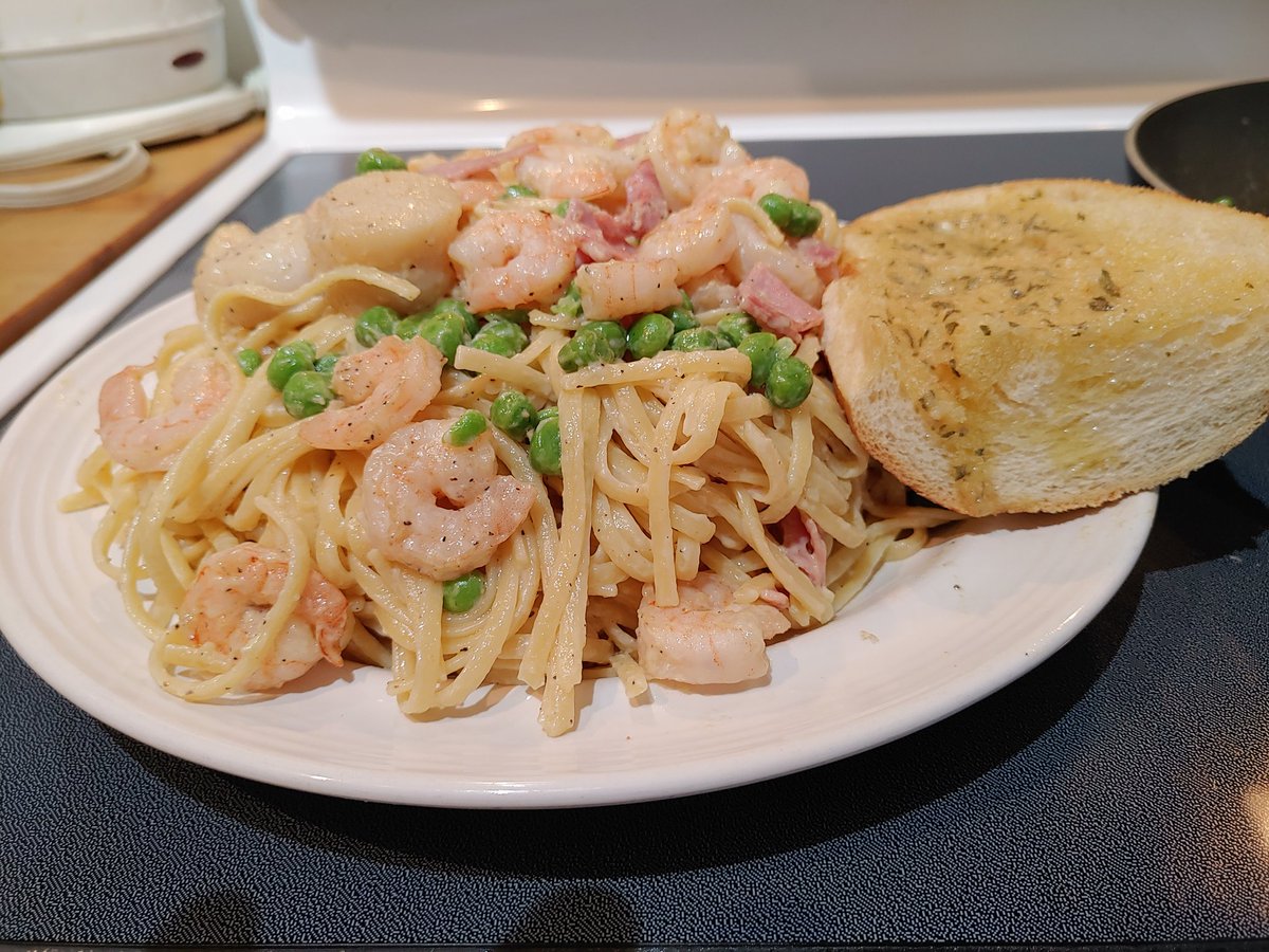Hot sunny Saturday inspired seafood pasta lunch. Linguine Alfredo with Shrimp and Scallops. Tossed in Capocollo for fun. #HomeCooking #SaturdayFunday