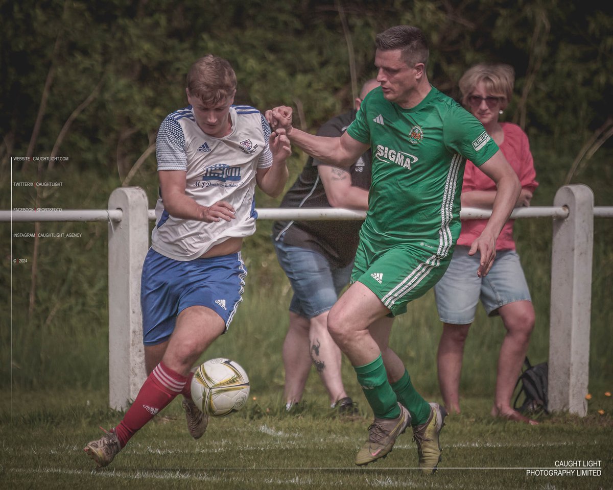 caughtlight's tweet photo. Result: @pool_afc 2-4 @BSAafc in the @WYAFLOfficial Premier Division today.
The visitors take all the points with a commanding performance.
@FA #Leeds #WestYorkshire #PoolAFC #Beeston https://t.co/wy3xsVWw4n