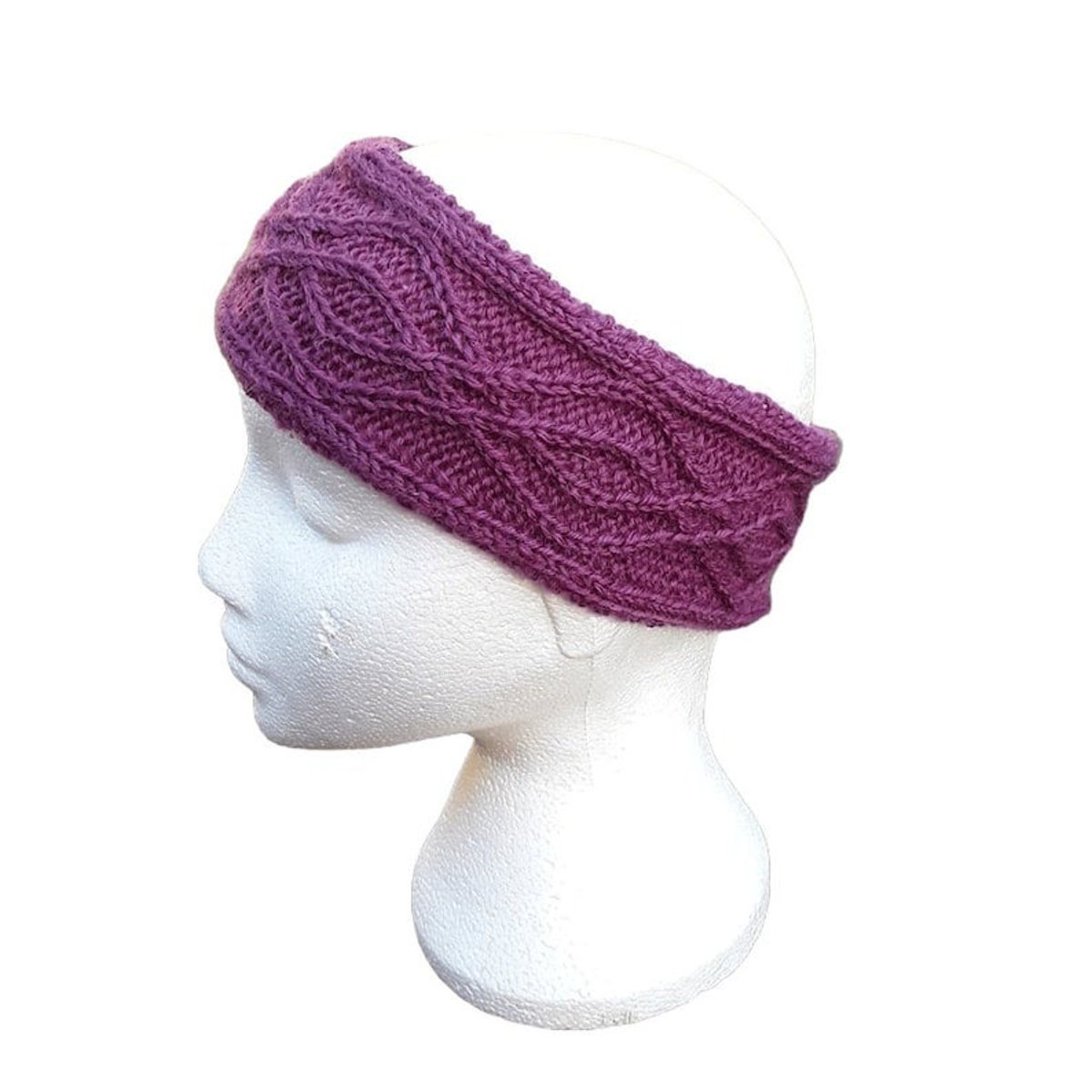 Embrace the chill in style with our hand-knitted magenta pink headband. Its diamond cable pattern adds a unique charm, perfect for ladies and girls alike. Shop now on #Etsy! #handmade #knittingtopia #craftbizparty #MHHSBD knittingtopia.etsy.com/listing/167996…