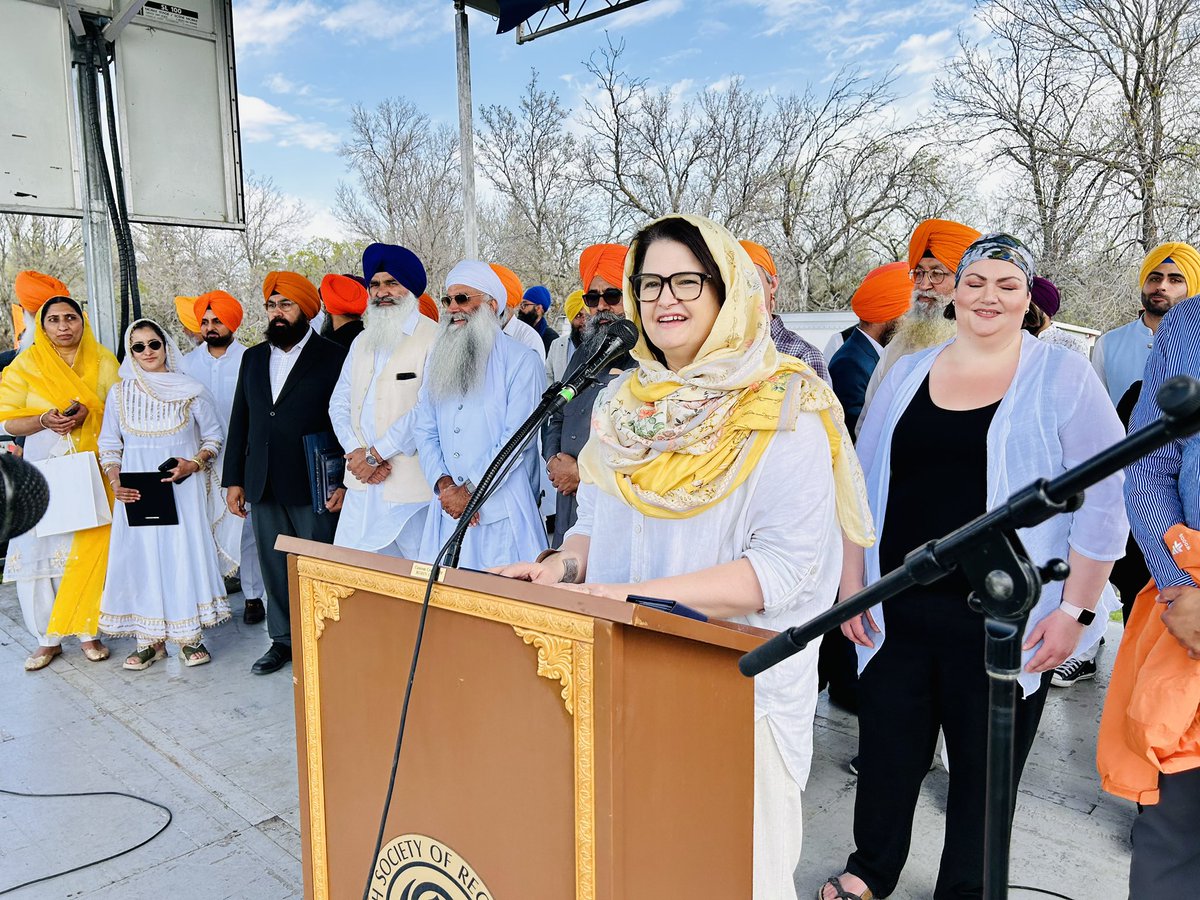 The annual Sikh Day parade and celebration just keeps getting better and better. It’s one of our favourite “big walks” (as we call them). Thank you to the community and leadership for always welcoming us so warmly 🧡