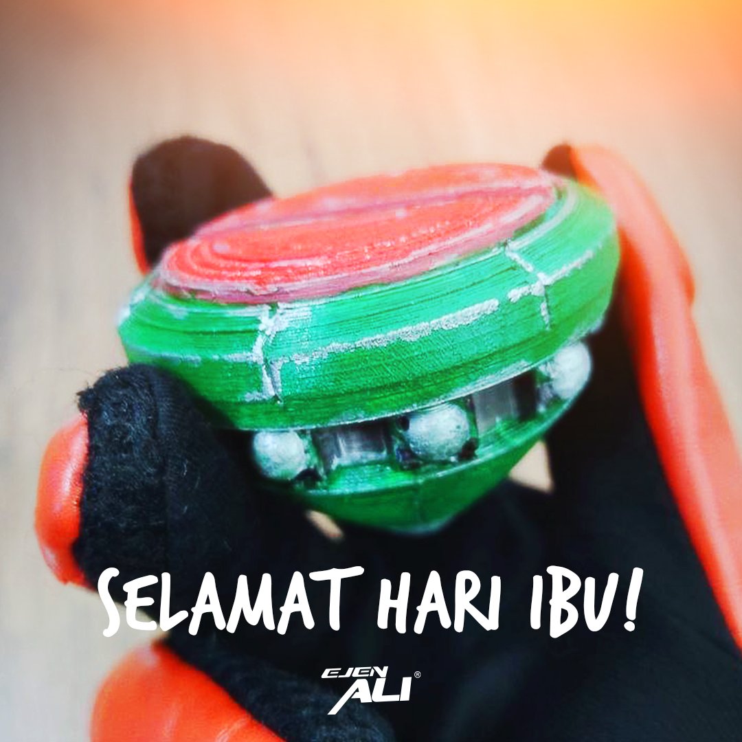 ejen_ali's tweet photo. Selamat Hari Mama 🙂🙂
#ejenali #selamathariibu
#mamaost #gasingmama https://t.co/grIDydHzO9