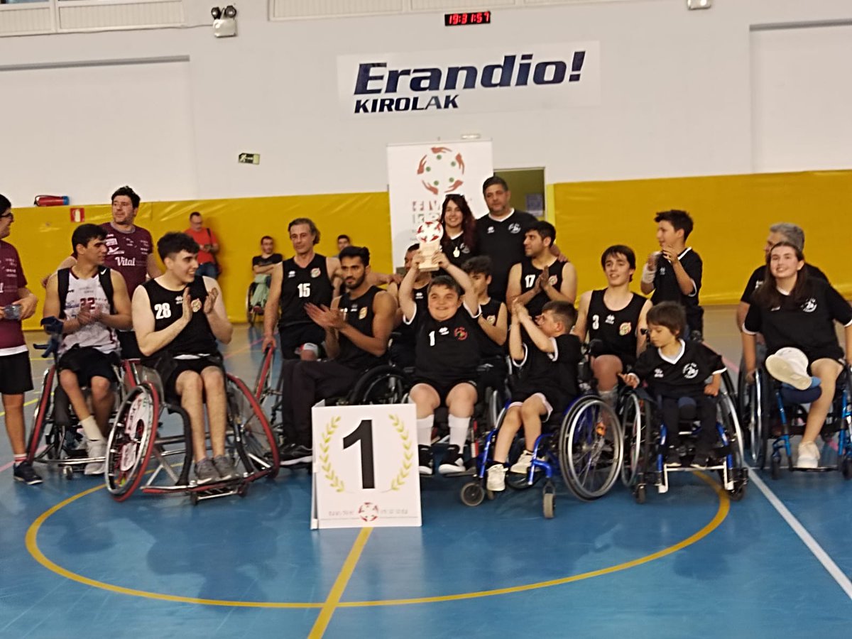 TXAPELDUNAK!! Bilbao BSR Fundazioa conquista el título de la Liga Norte tras imponerse a Zuzenak B (58-56) en la final celebrada en Erandio. Zorionak talde! Zuetaz harro!