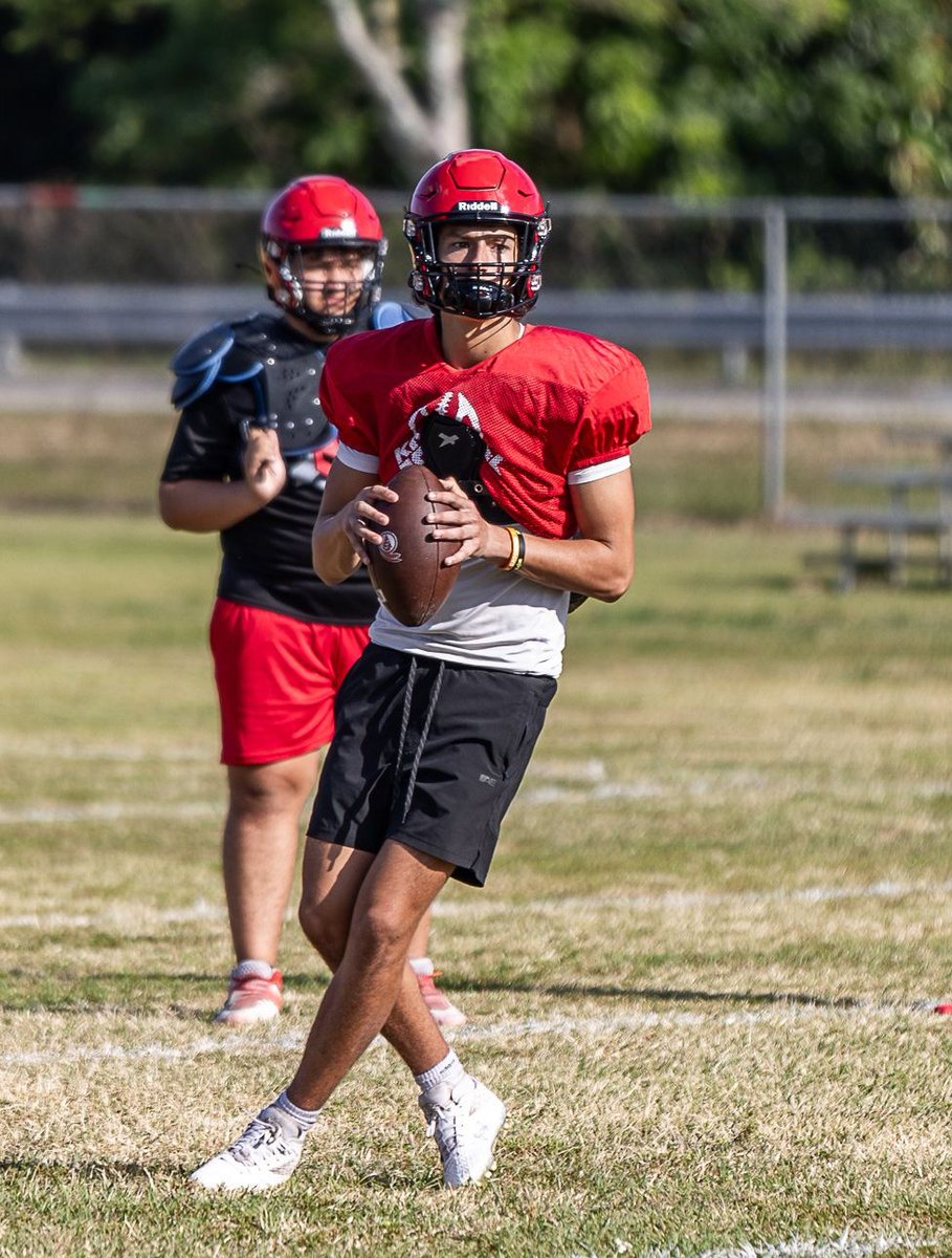 Playing QB in Monarch's vaunted offense is not easy. Its bigger than the playbook, u gotta be a general or it doesnt work. 27' Dual Threat, Gunslinger 6'3 185lbs Jack Spaeder @JTheqb has accepted that challenge and has been all business. #CertifiedSteppa @CoachBrianKelly
