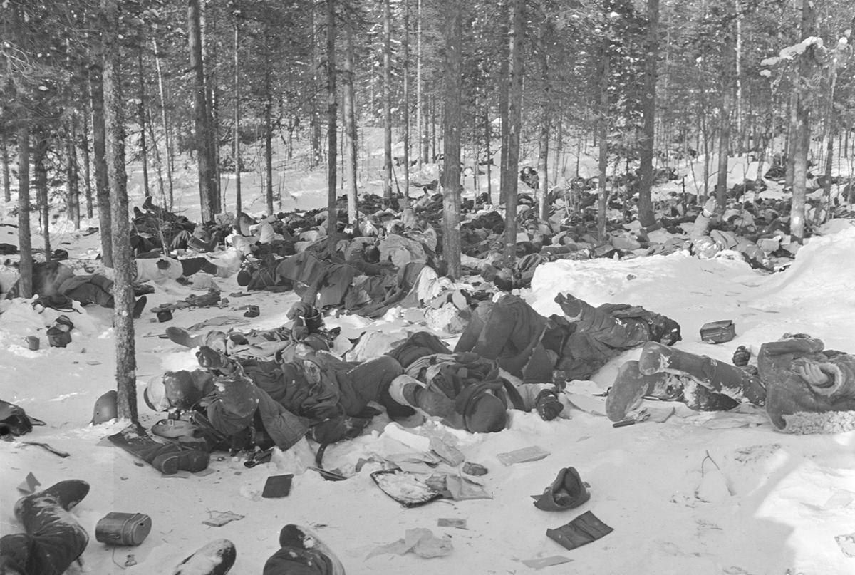Dead Red Army soldiers in a cauldron, February 1, 1940, USSR, Soviet-Finnish War. 

#SovietFinnishWar #RedArmyFallen #WarHistory #1940History #NeverForget #MilitaryLosses #HistoricalConflict