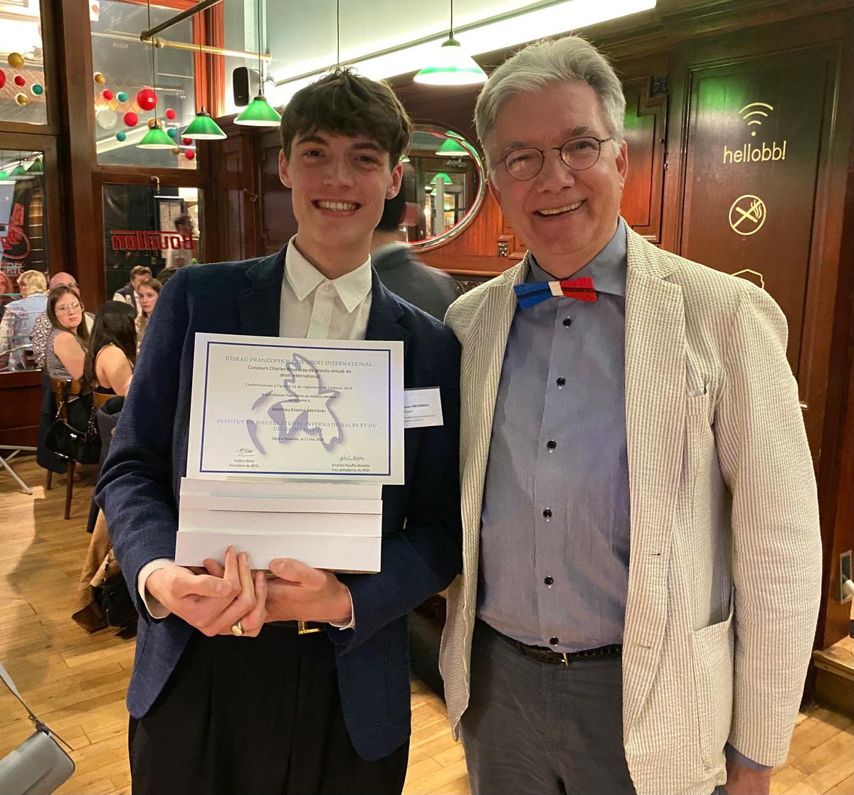 Le prix SQDI du meilleur plaideur est attribué à Mathieu Membrez de l’<a href="/GVAGrad_Law/">IHEID Law</a> et le prix SFDI de la finale est remis à Béatrice Legasse de l’<a href="/UMontreal/">Université de Montréal</a>.

Bravo à toutes les équipes !

#Rousseau2024