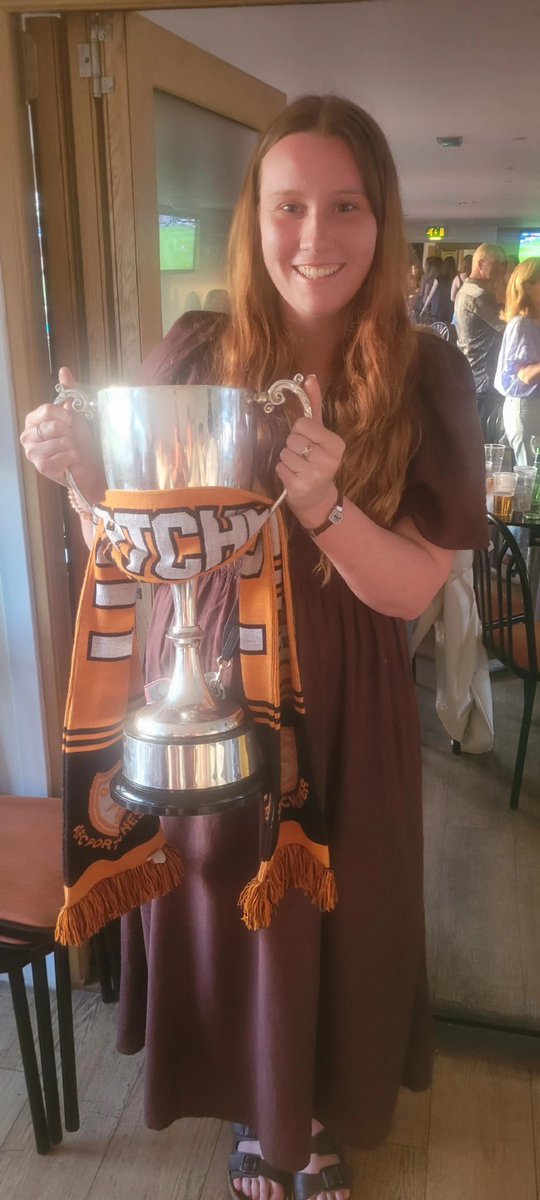 Finally got my hands on the trophy 🏆 Hampshire Senior Cup Champions 🍾

Well deserved for all the team and what a way to end the season 😁

#uptheportchy🍊