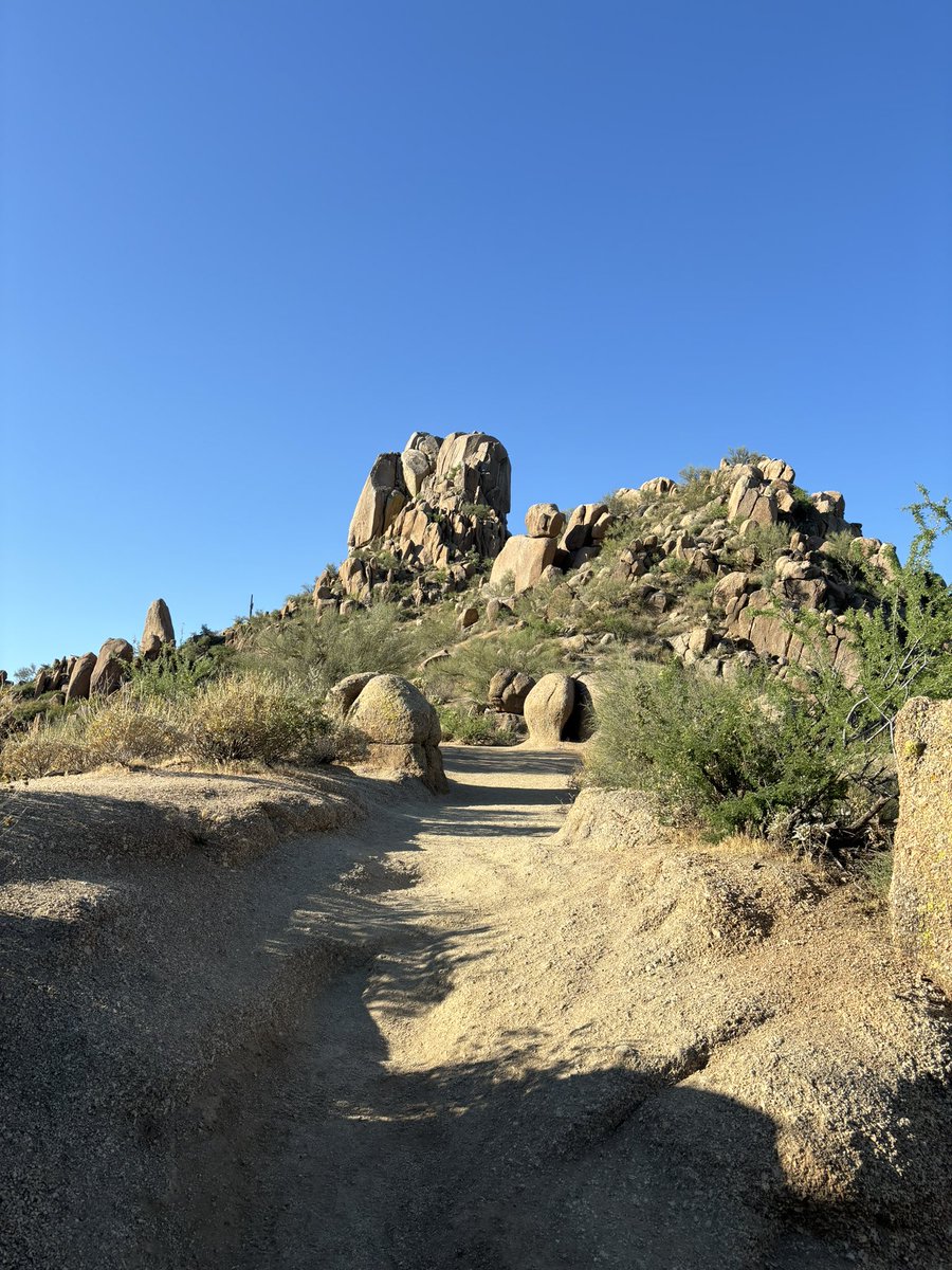 GLChristopher's tweet image. The trail for today was Pinnacle Peak in Scottsdale. Lots of people soaking in the views!