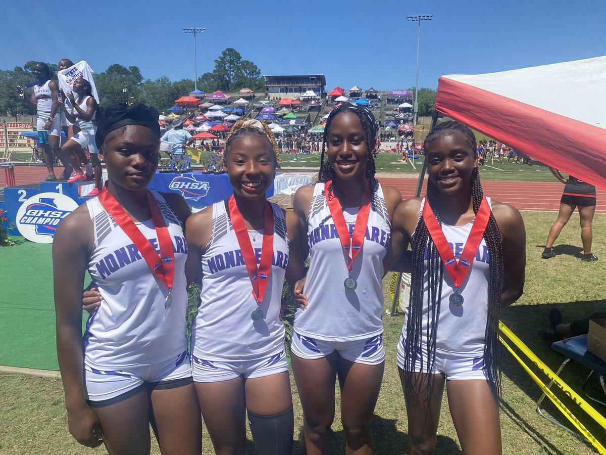 🚨 Alert from Albany 🚨

CJ Wilburn is your 3AAA 200M State Champion and State Runner Up in the 100M Dash! 

The Girls 4x100M Relay team is your 3AAA State Runner-Up!