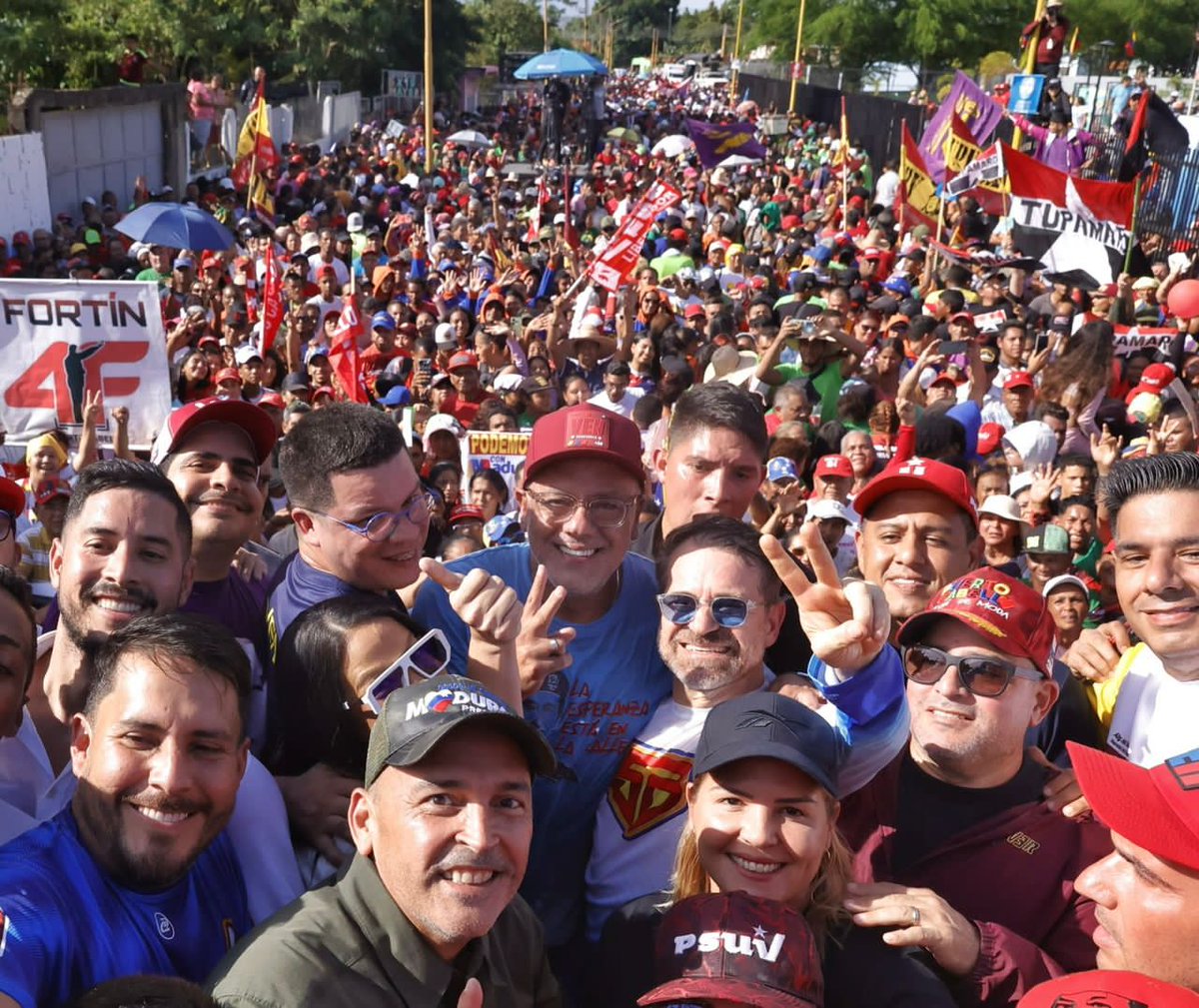 Diputado Jorge Rodríguez: Carabobo demuestra que las calles son del pueblo de Chávez y Maduro   n9.cl/8vojnh #VenezuelaExpresiónCultural