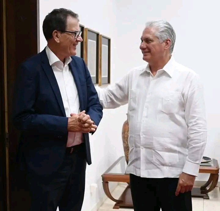 ✍️| El presidente @DiazCanelB se reunió con el director general de la Organización de las Naciones Unidas para el Desarrollo Industrial (ONUDI), Gerd Müller, a quien agradeció el apoyo brindado a #Cuba. @YudelkisOrtizB