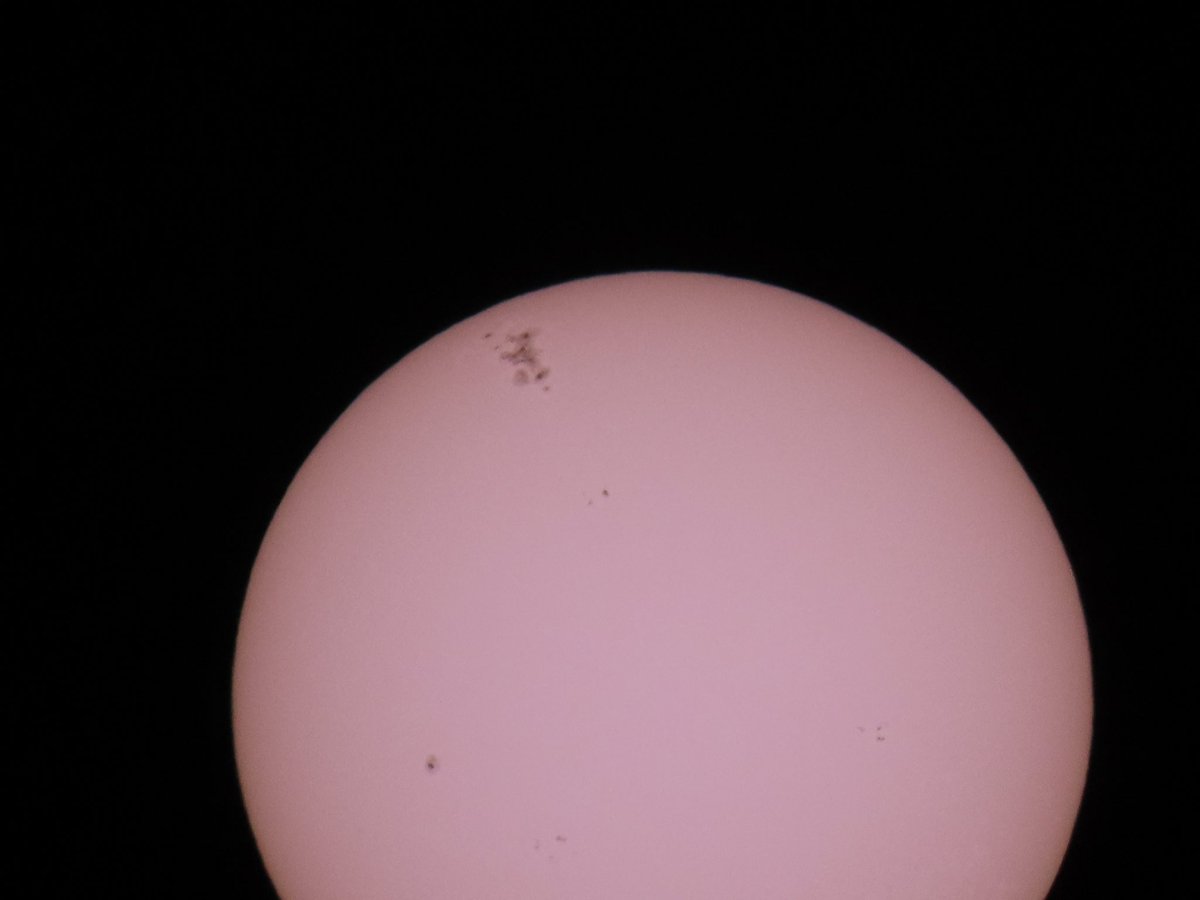 Sunspots cluster is in the corner now,  I guess no southern lights tonight in Auckland.