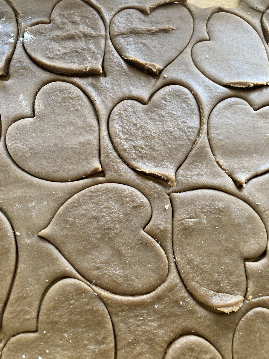 raquelbean's tweet photo. @badcwazywabbit @dudepoints Probably beyond my ability. I struggled to make gingerbread…. https://t.co/9J6ldAayVs