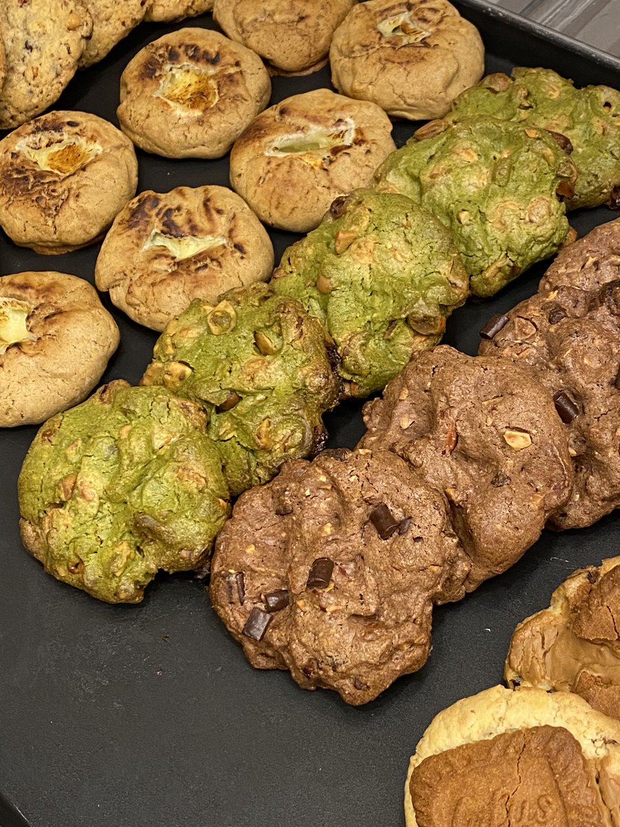 서코 마지막날에도 맛있는 디저트 드셔야죠😘
.
디저트 구매하시면서 이 트윗을 보여주시면 선착순으로 치타네쿠키 1종 랜덤으로 드립니다!
.
오늘은 준비된 푸딩의 수량이 적으니 빠른 방문해주시면 감사하겠습니다ㅠㅜ!!
대신 아아도 준비했으니 쿵짝 디저트와 꼭 같이 즐겨주세요😋😋