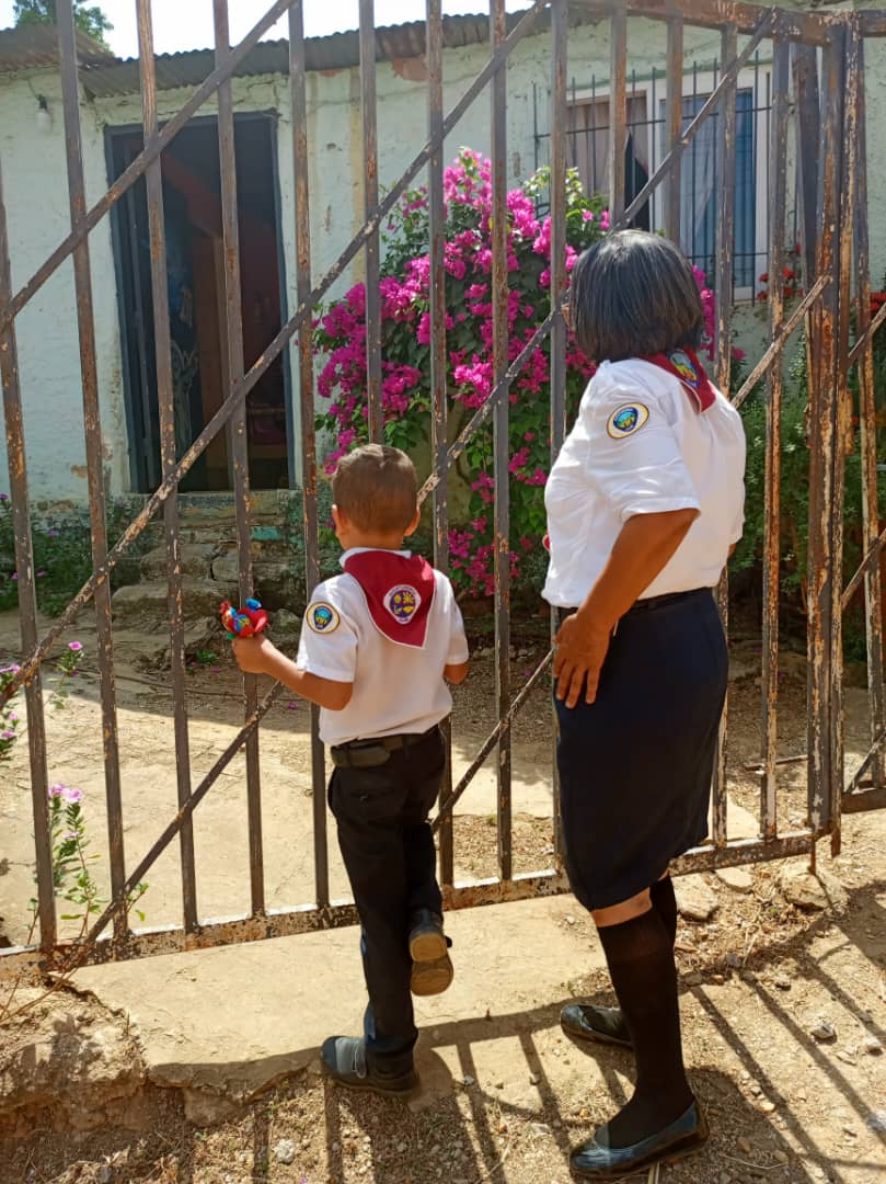 Los Pequeños Niños Aventureros de la Iglesia del Rodeo organizaron un programa especial para el Día de las Madres, llenando de alegría y sorpresas a las madres de la iglesia y la comunidad del Palmar.

Un homenaje lleno de amor, entusiasmo y energía.
#Avcoriental #Uvoriental