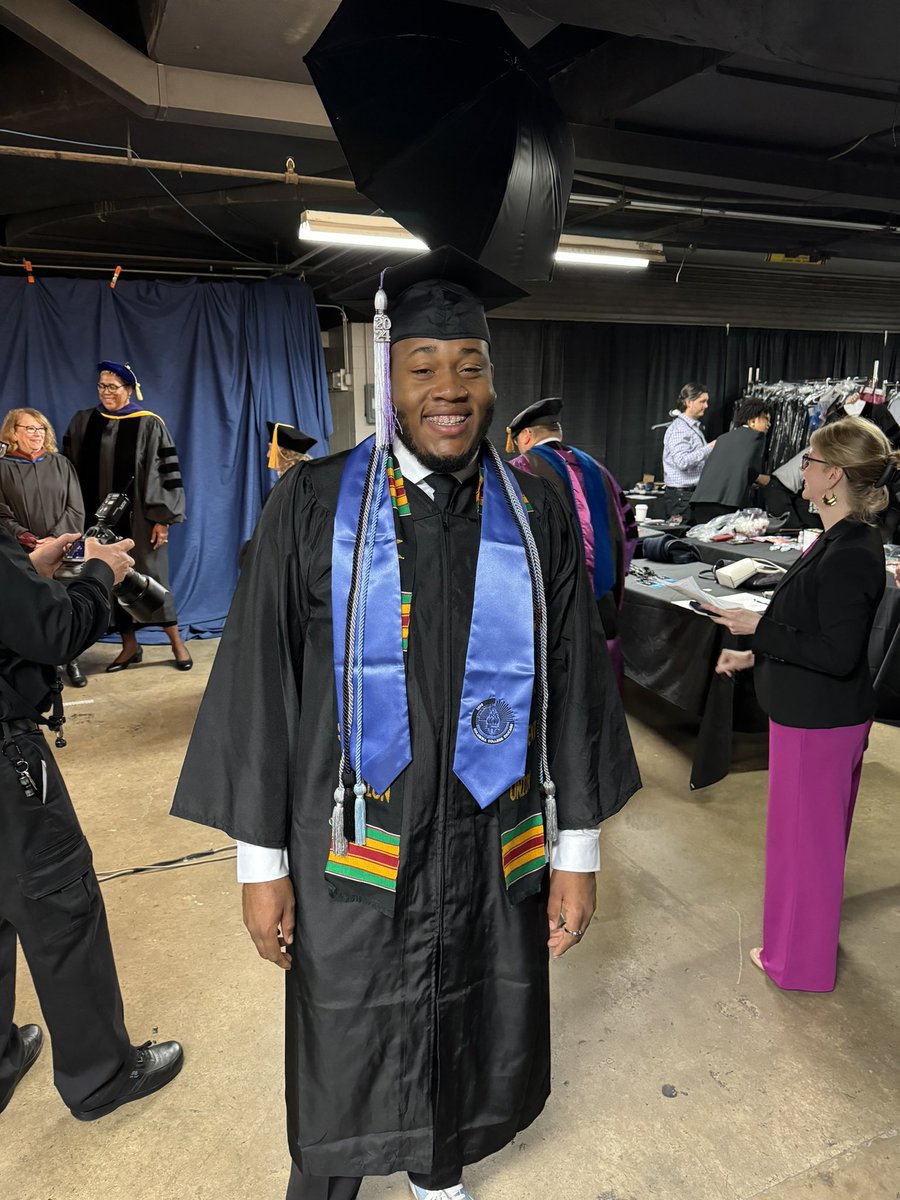 Jeffrey Holmes (@drjeducates) on Twitter photo 