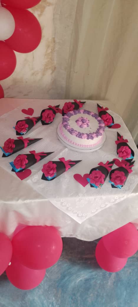 Las madres de la Iglesia de Las Terrazas, en el Dtto. El Rodeo, no se quedaron atrás en el Día de las Madres.

🩷Los hermanos de la iglesia se encargaron de consentirlas con un hermoso detalle y una torta especial, llenando su día de alegría y sorpresas.

#Avcoriental #Uvoriental