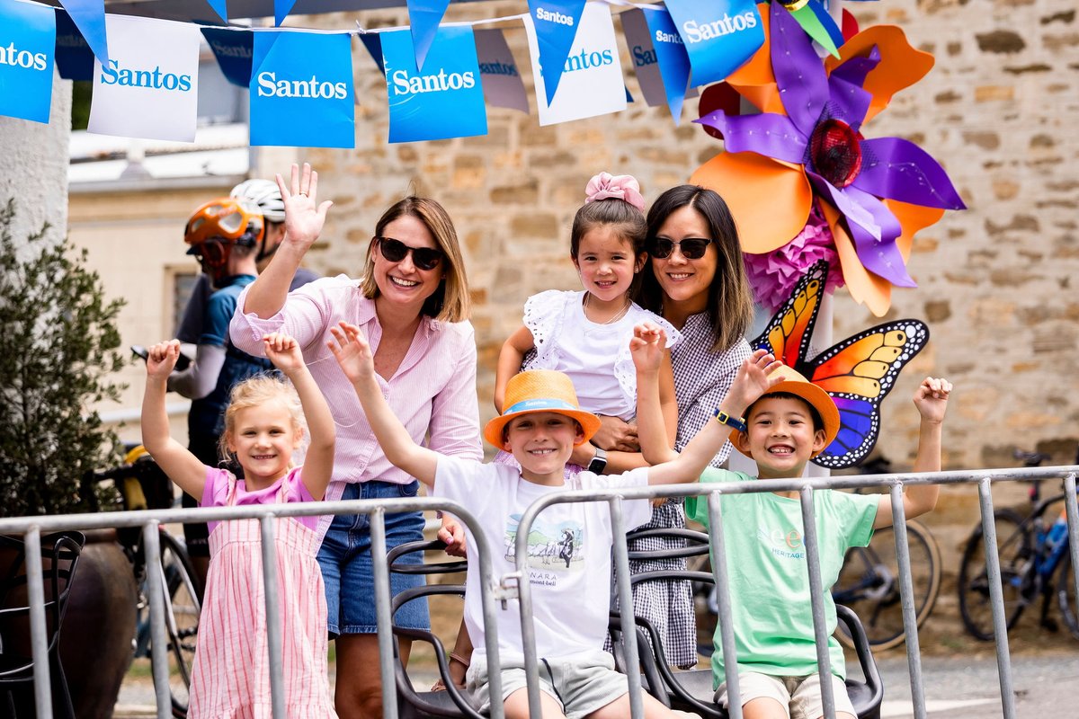 Happy Mother's Day to some of our biggest supporters! 🚲🧡

#TourDownUnder