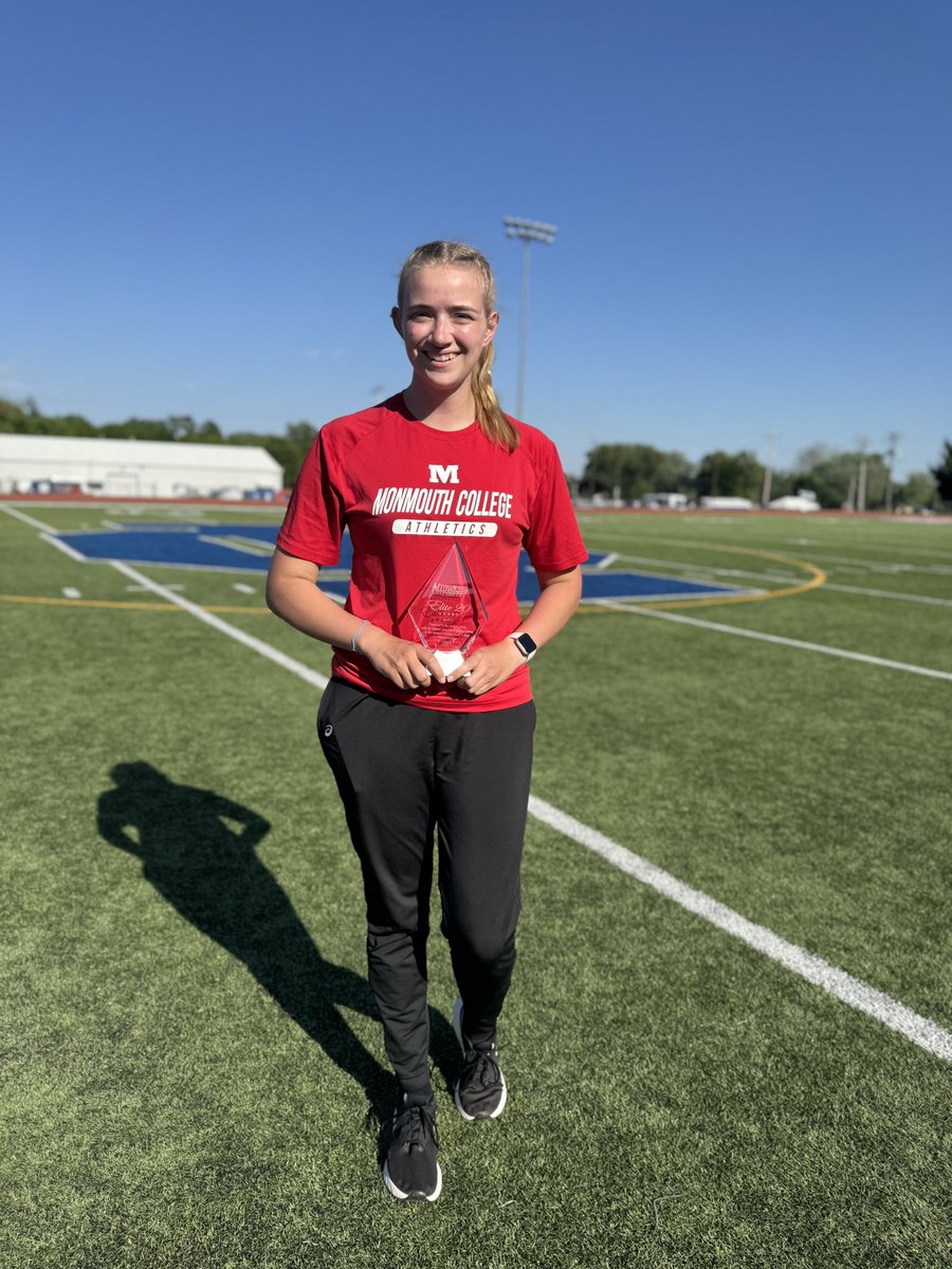 Congrats to @MonmouthCollege senior Bethany Allen on earning another Elite20 award for @ScotsTFXC at the MWC meet! Definition of a student-athlete! #RollScots