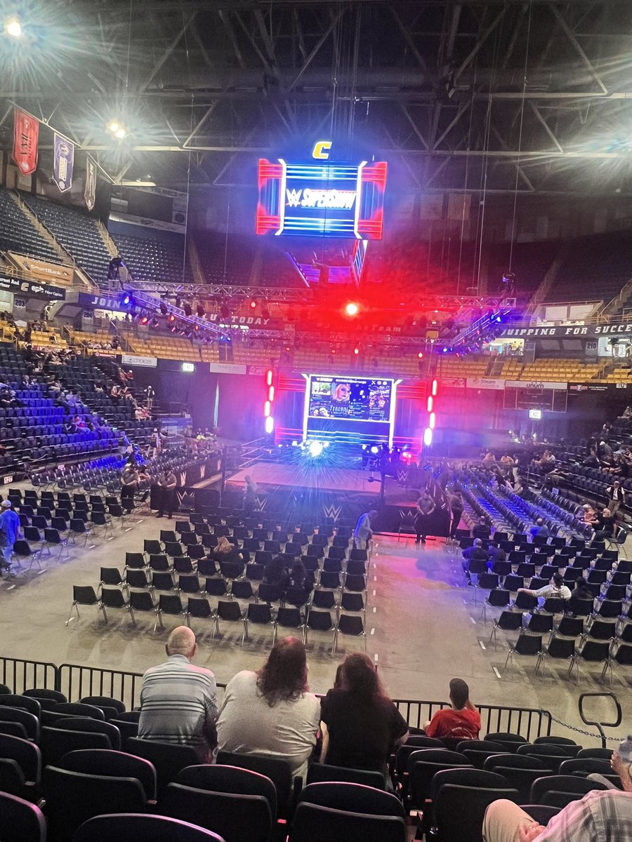 Jay_WwYB's tweet photo. #wwechattanooga https://t.co/DjYqb9dy2c