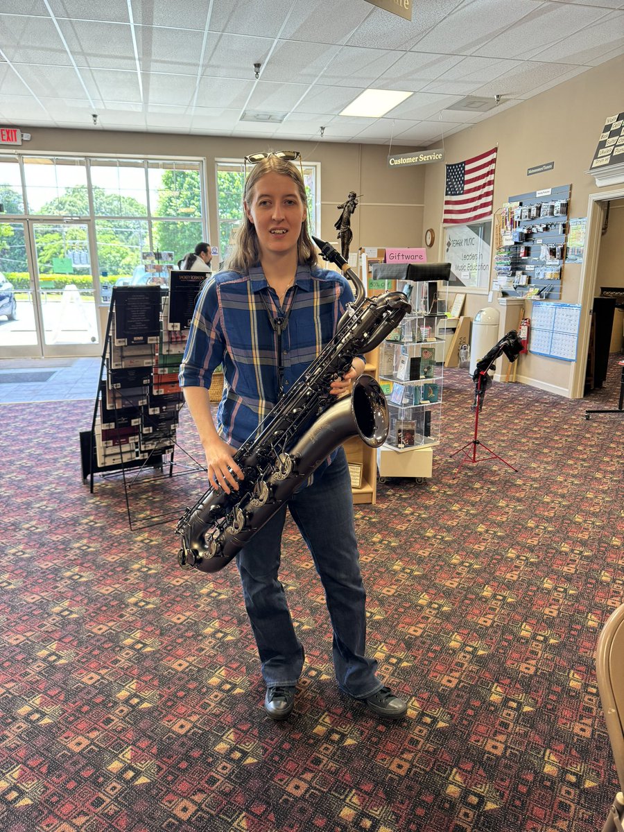I got to play test this Cannonball Bari Sax with the Raven finish today! Cannonball truly does make the best horns! 🎷

#cannonballmusic #saxophone #tntsaxophone