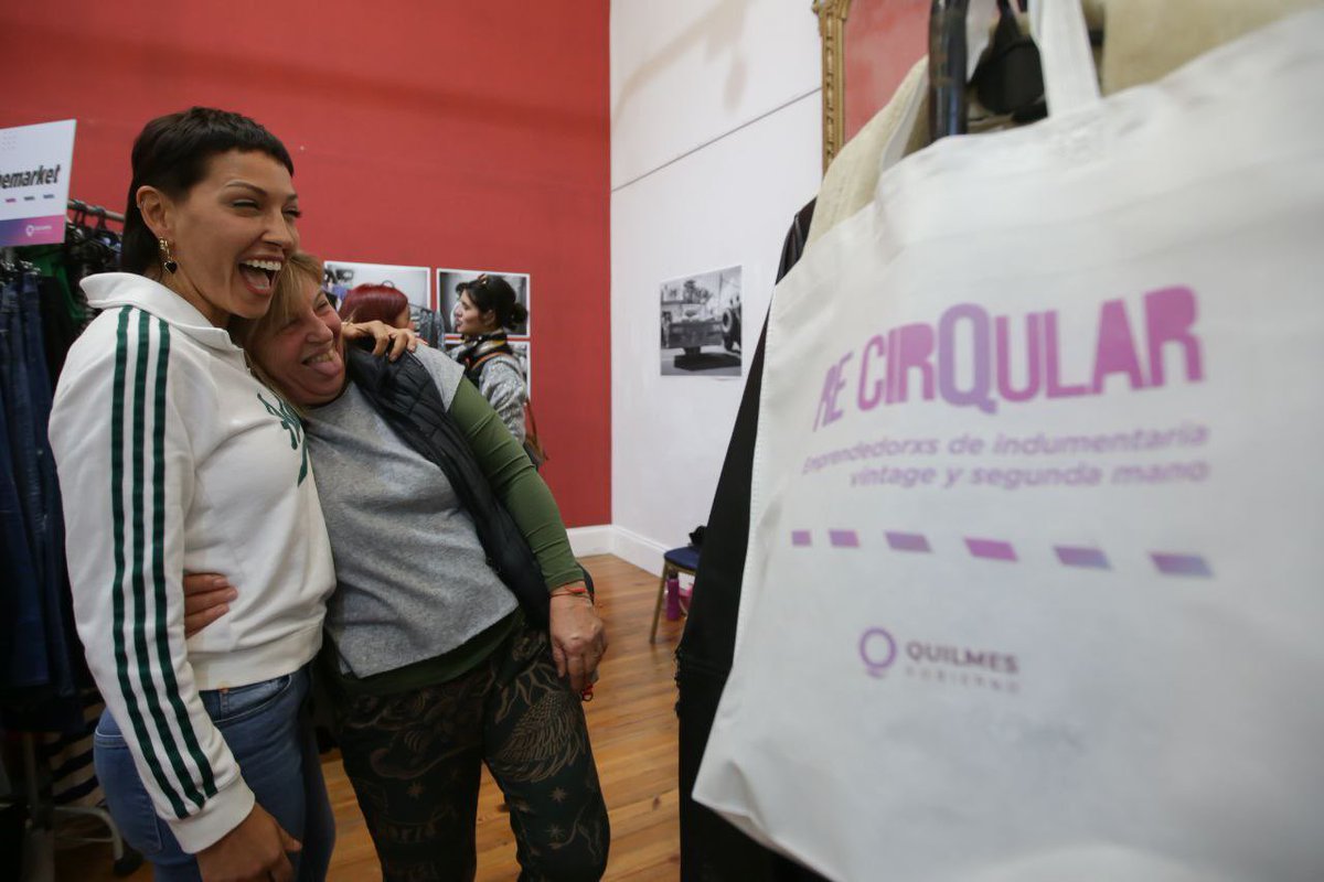 ¡Volvió la feria #RecirQular a la Casa de las Culturas de Quilmes! Desde @QuilmesMuni vamos a seguir acompañando a lxs emprendedores para seguir fomentando la moda circular, la producción, el comercio y el trabajo en Quilmes. #SeguimosParaAdelante☀💜
