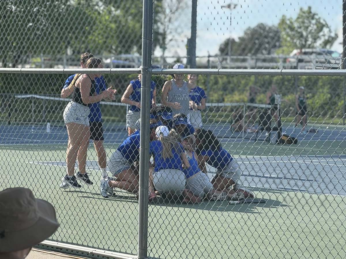 We’re headed to the Sweet 16! Let’s go @UNK_tennis !! Guts!