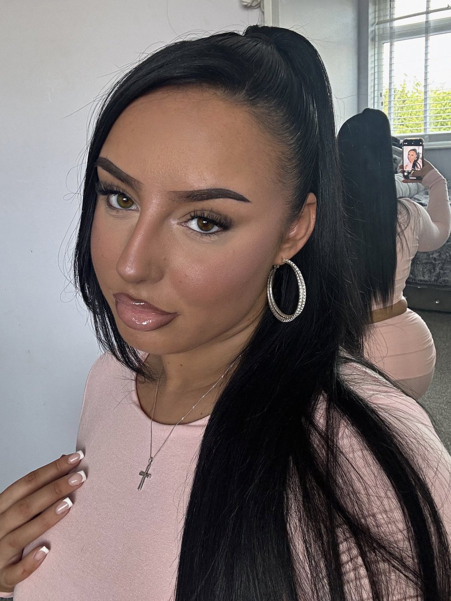 kyraleaaa's tweet photo. pink all day everyday💕 https://t.co/LnR4hML6QX