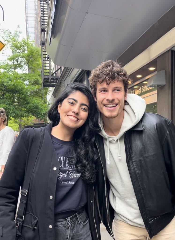 treatybettah's tweet image. brasil, palavras do shawn mendes para a gente: ele terminou o álbum. vem aí Rock in Rio! 🤍🥹